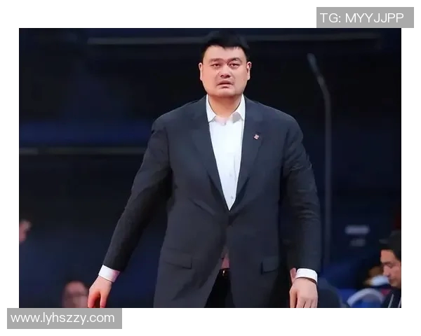 杨洁与姚明的传奇故事：从篮球场到影视圈的跨界合作与友谊